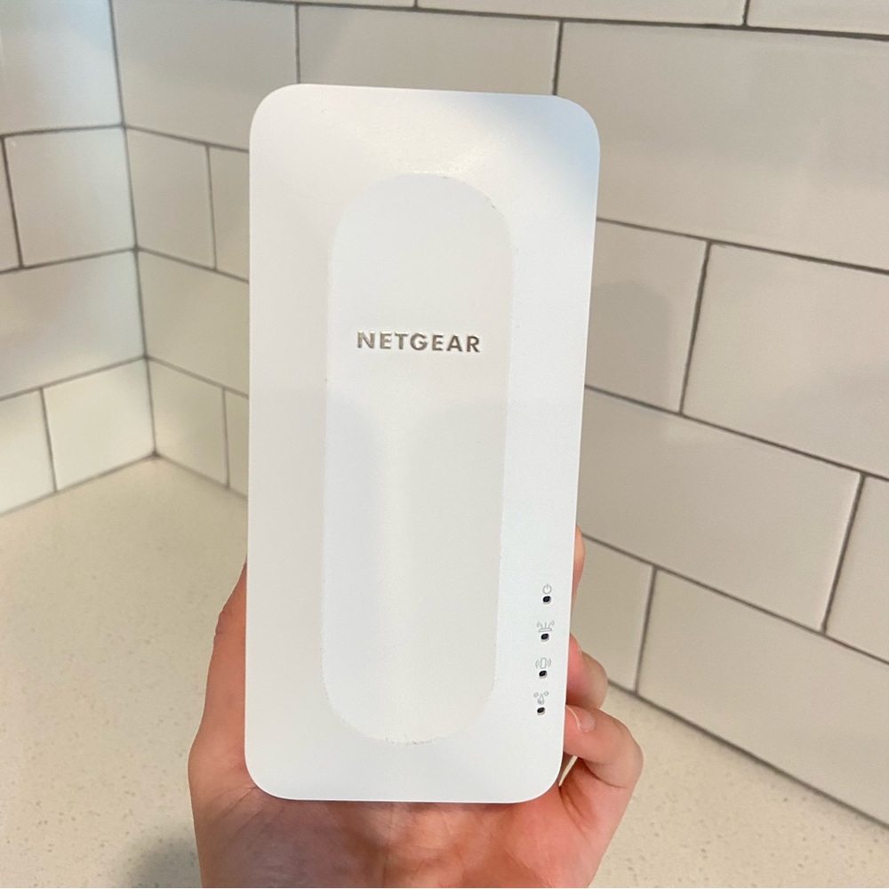 NetGear | Dual-Band WiFi 6 Mesh Extender Plug In Internal Antenna 1.8 Gbps